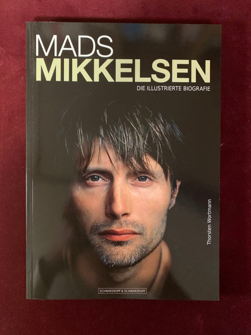 DIE ILLUSTRIERTE BIOGRAFIEマッツ・ミケルセン
