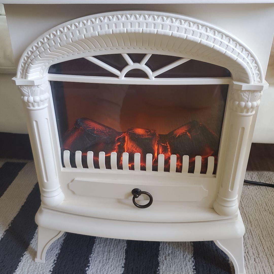 NITORI 暖炉風 おしゃれ クラシックスタイル 電気ヒーター ホワイト 作動確認済み】 ニトリ クラシック デザイン 暖炉型ファンヒーター IQ
