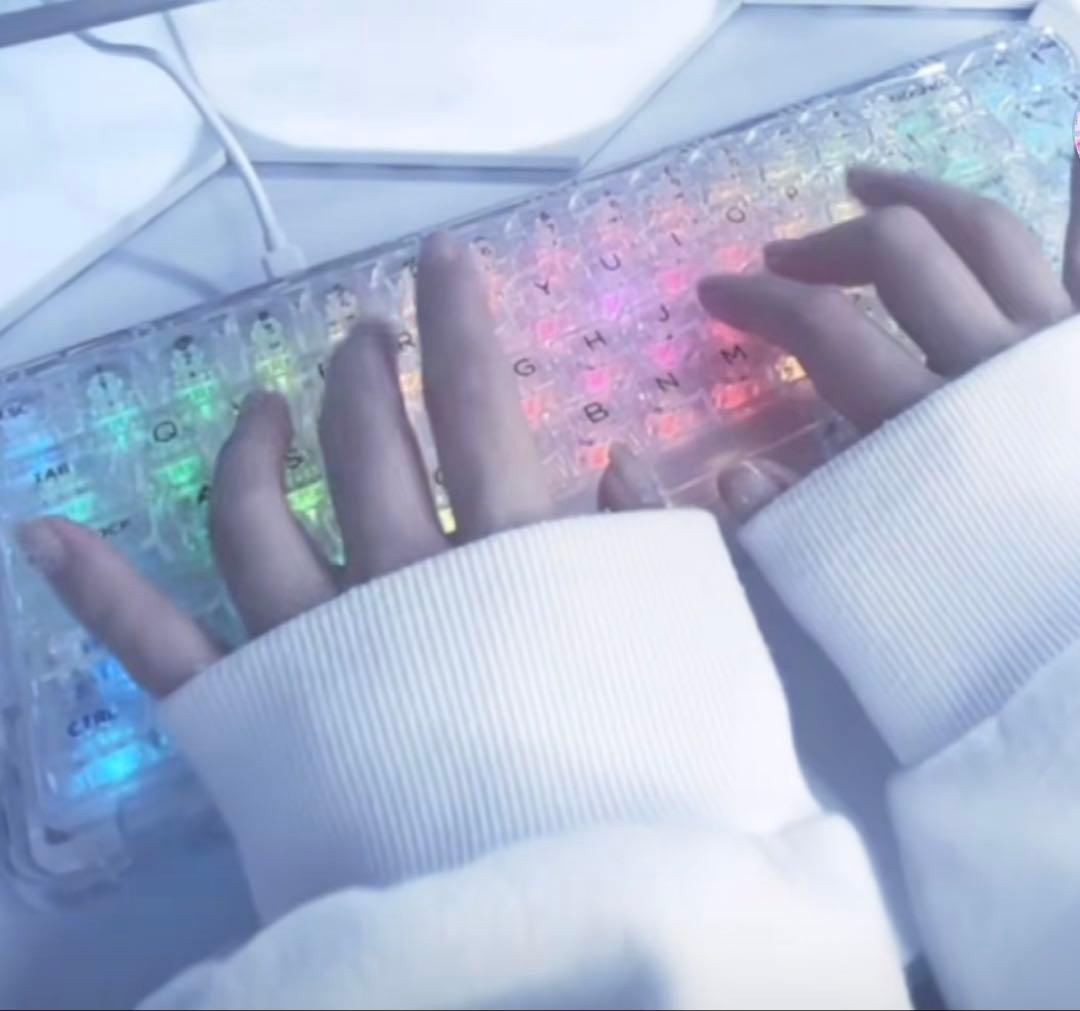 SNS大バズり】YUNZII X71 MACも対応RGBコトコト音キーボード