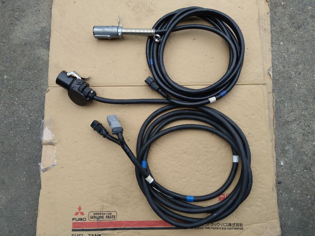 【トレーラーケーブル】三菱ふそう用 Amazon.co.jp: ウイングトレーラー扉開閉用 Pプラグケーブル ワニ口
