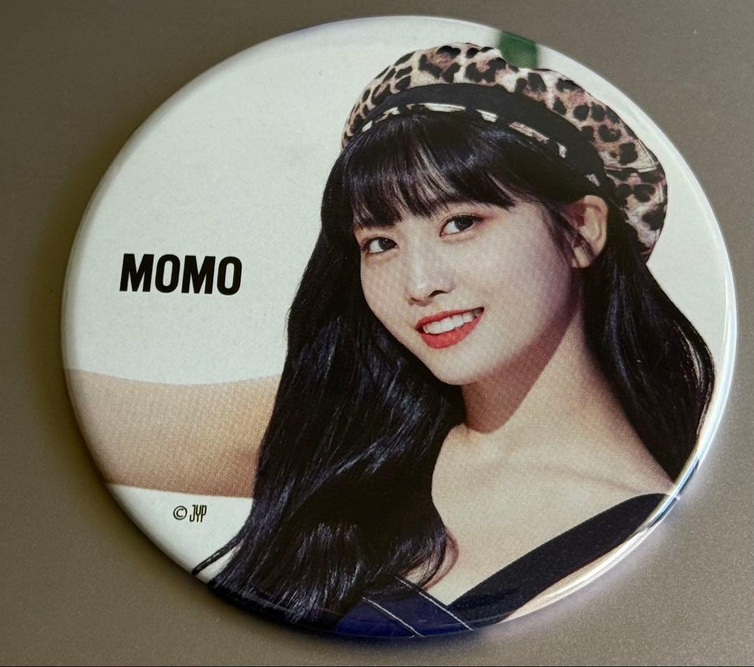 TWICE MOMO 缶バッジ 