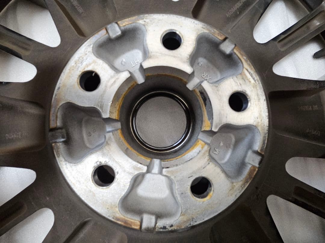 ピ*り様 三菱アウトランダー アルミホイール 1本 5H 114.3 20 8J