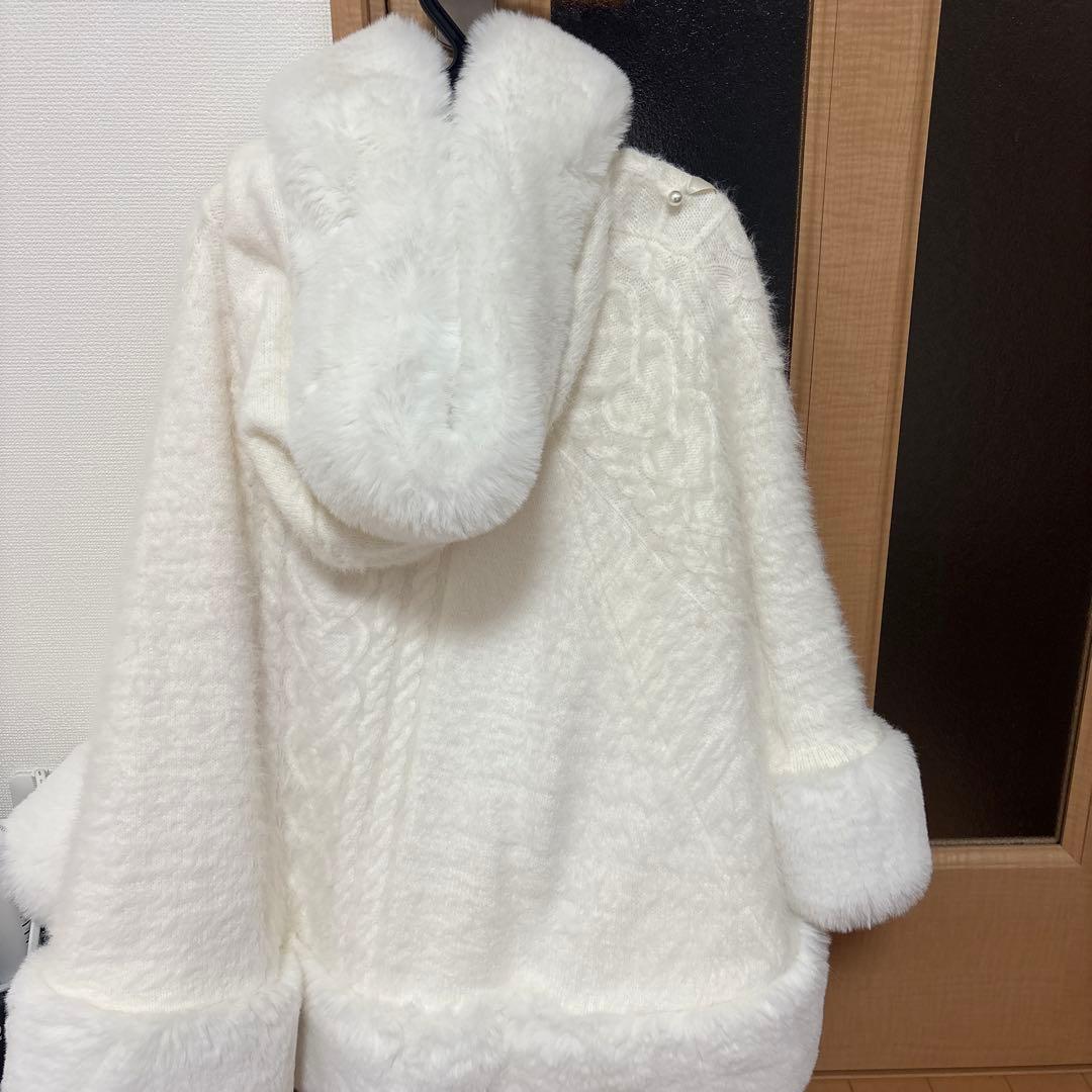 み*ん様 Amavel ハートケーブルニットファーポンチョ