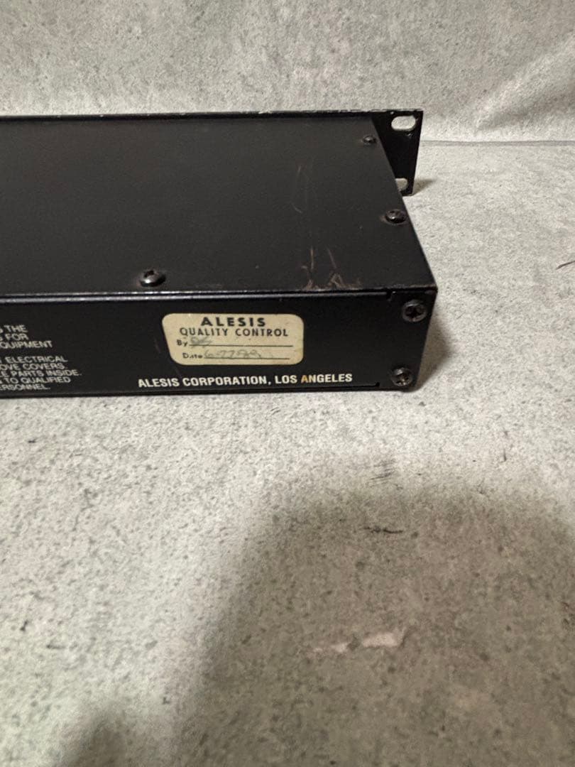 Alesis Quadraverb 通電確認済み - メルカリ