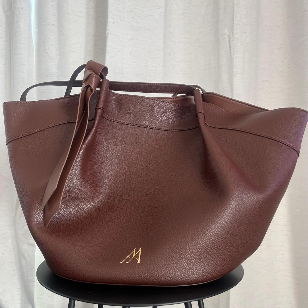 Aimeine ベッセルシェイプビッグトートバッグ ワイン - メルカリ