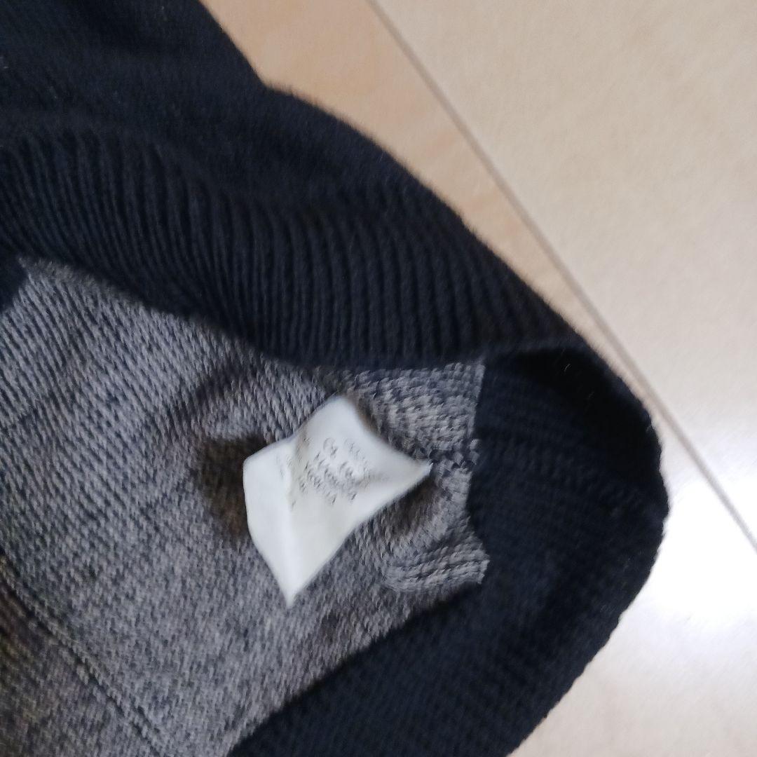 フセインチャラヤン　MからLサイズ　黒のVネックニットセーター