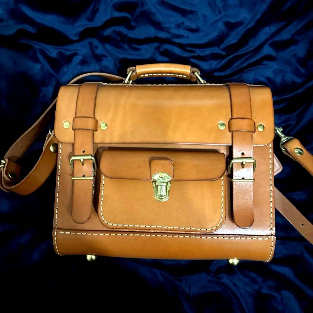 限定セール中　ヘルツ　カルテラミニ3wayバッグ リュックにもショルダーにもなるカルテラミニ3wayバッグ / 革鞄のHERZ