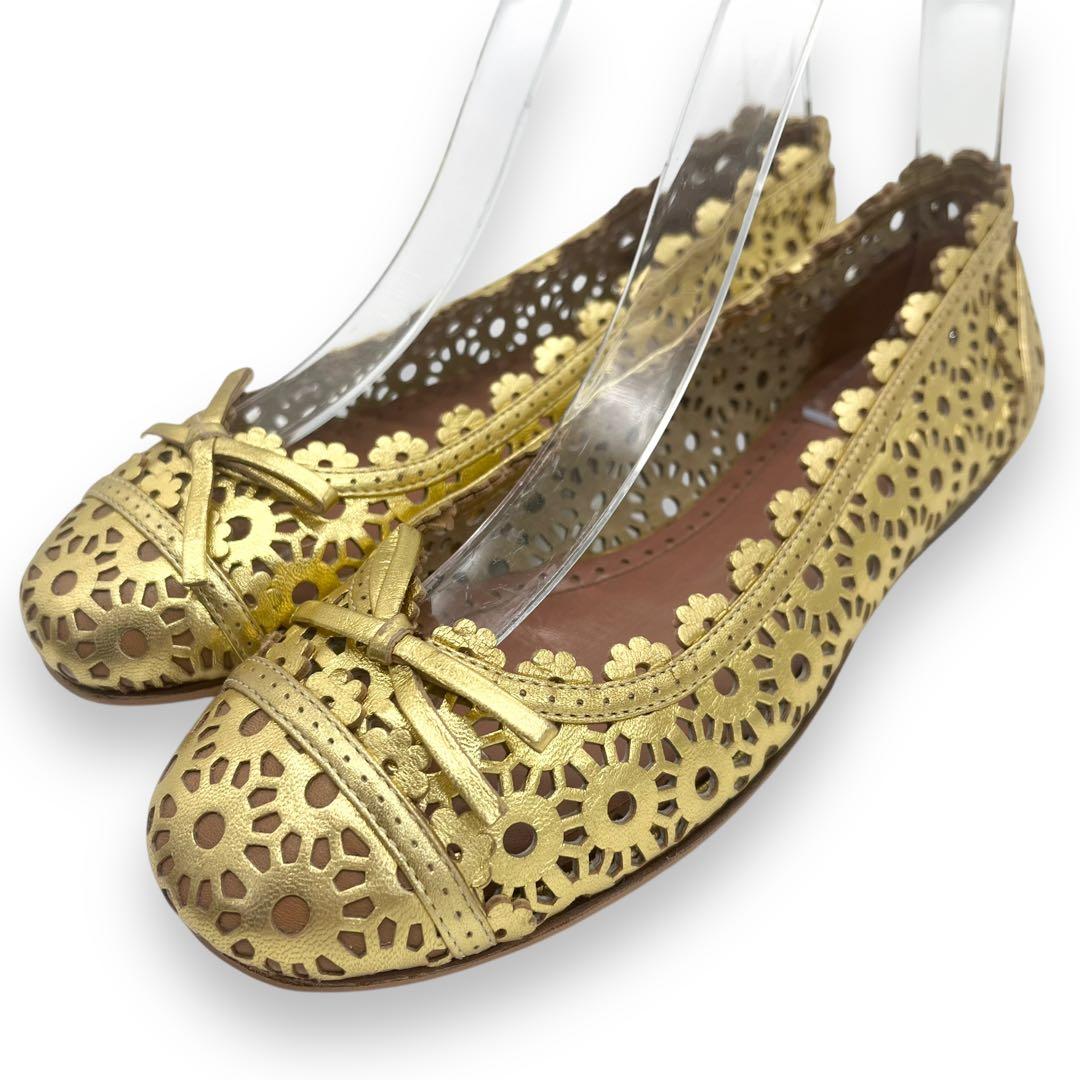 未使用■アライア　カットワーク　フラットシューズ　ゴールド　リボン　レザー　35 中古・古着通販】ALAIA (アライア) カットワークフラットパンプス