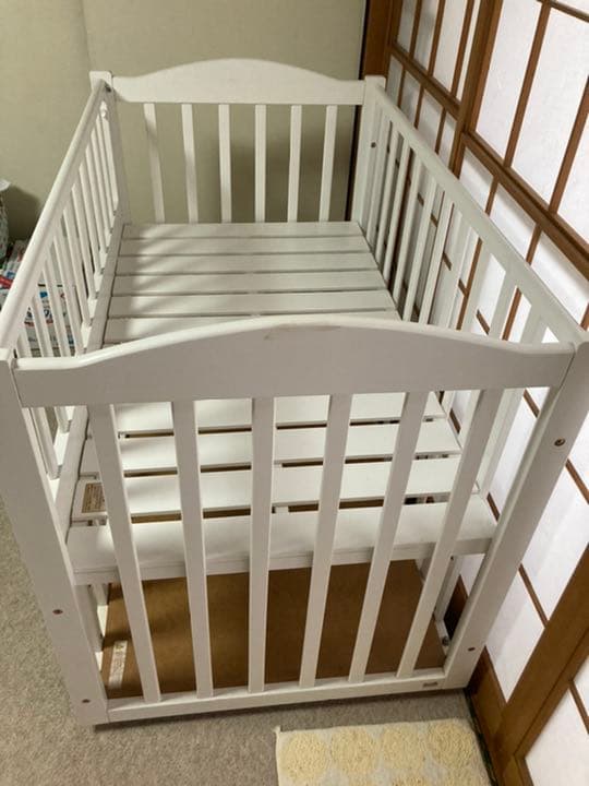 値下げ 美品 コンビミニ ベビーベッド 白 - メルカリ