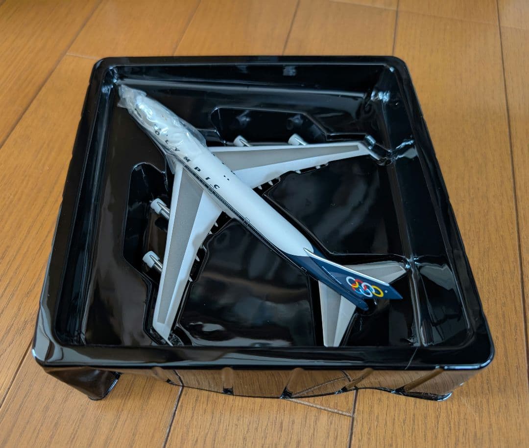 入手困難 1/400 747-200 オリンピック航空 旧塗装入手困難 1/400 747