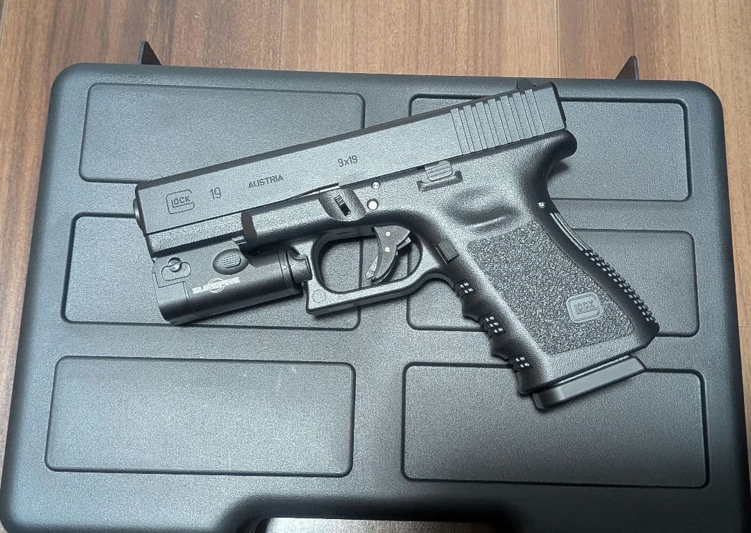 東京マルイ ガスハンドガン グロック19 Gen3 XC1レプリカとケース