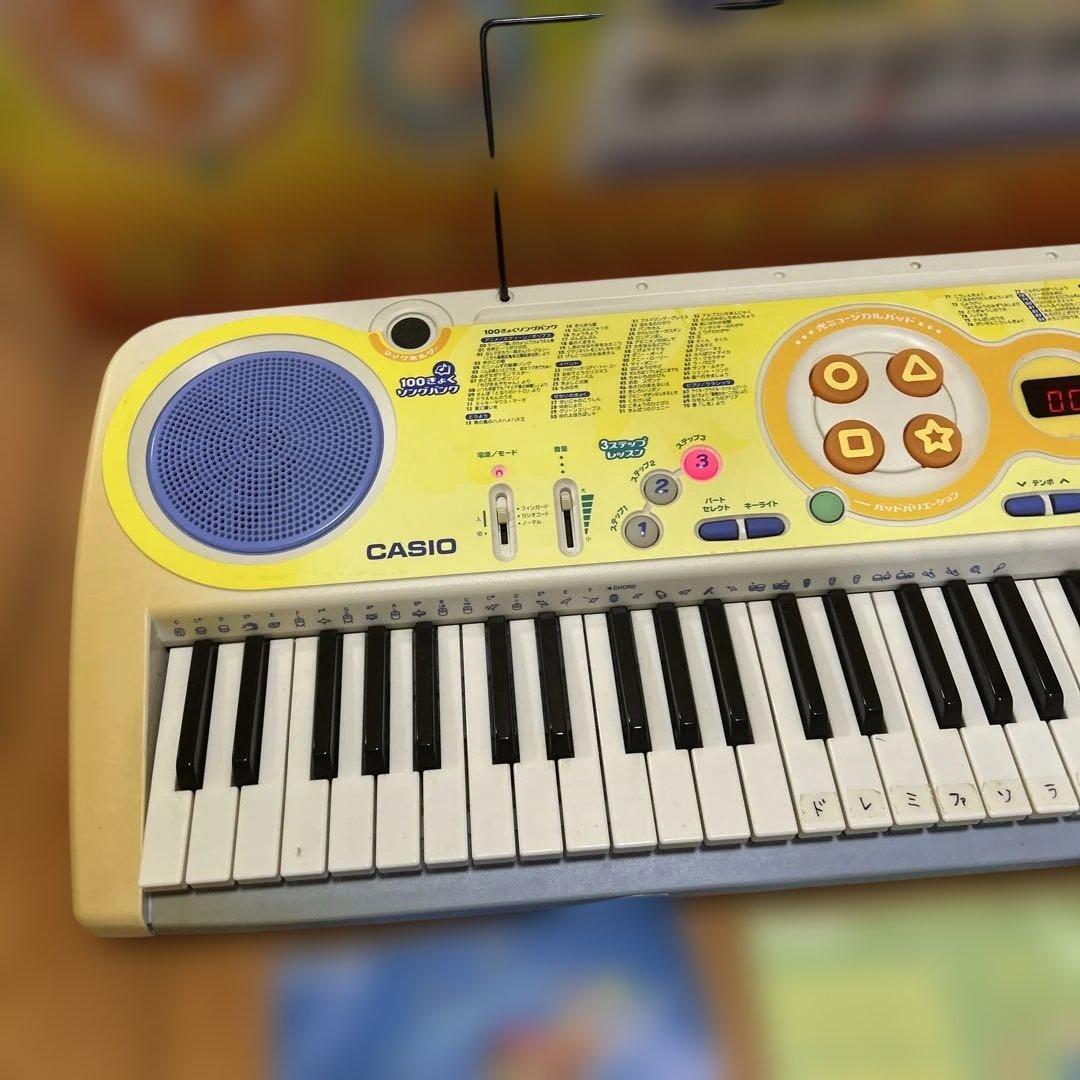 CASIO LK-38 光ナビゲーションキーボードLUCE ルーチェ 電子ピアノ