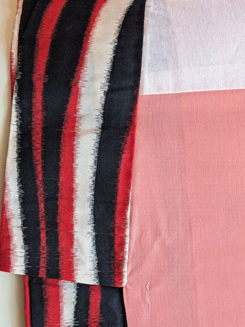 銘仙 着物 レトロ よろけ縞 モダン柄 - メルカリ