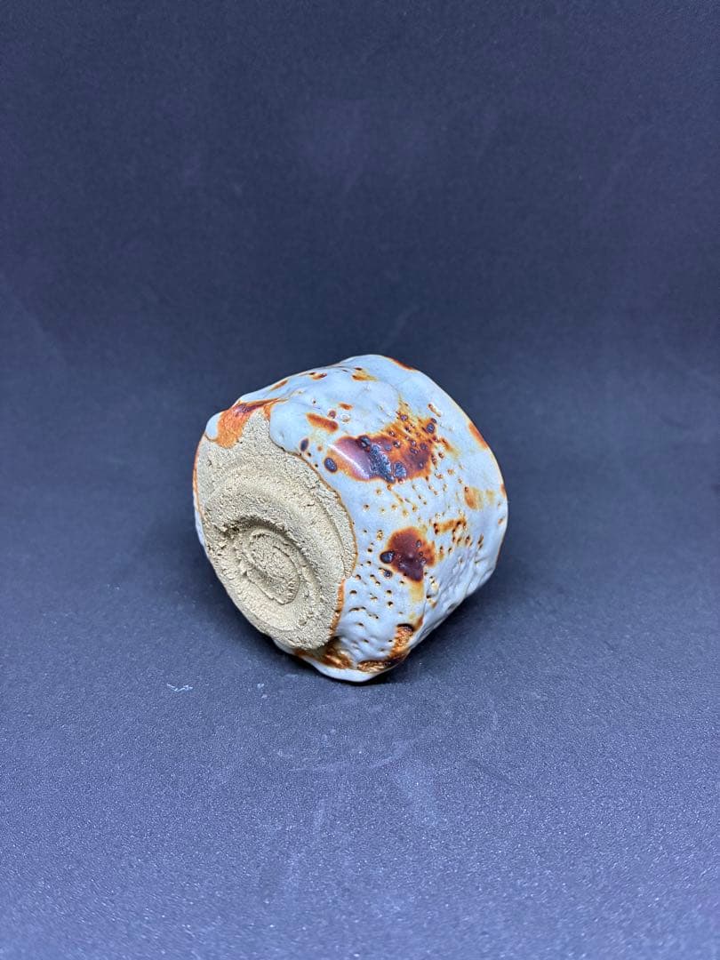 安藤日出武 志野 ぐい呑み 共箱 - メルカリ