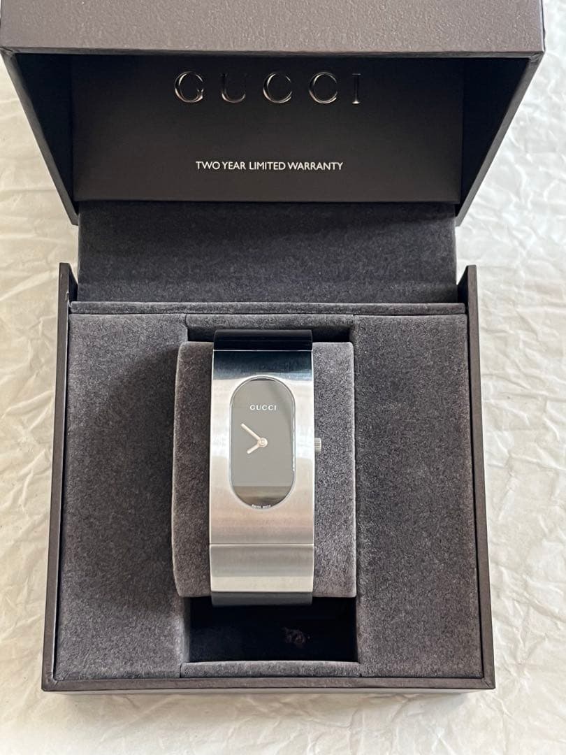 ⭐︎GUCCI グッチ バングルウォッチ⭐︎シルバー ブラック文字盤 箱有り GUCCI / グッチ / ヴィンテージ ウォッチ / 1500L / 黒文字盤