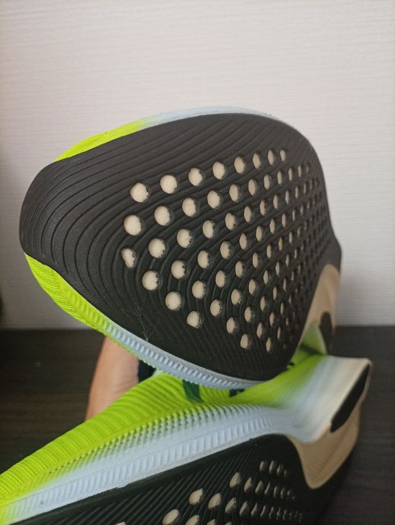 アシックス メタスピードスカイ 1011B215 301　27.5cm