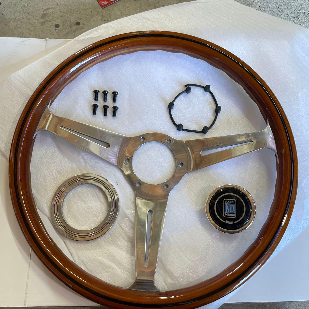 35πNardi ND ステアリングハンドル 本体 楽天市場】ステアリング NARDI クラシック ブラックレザー＆シルバー