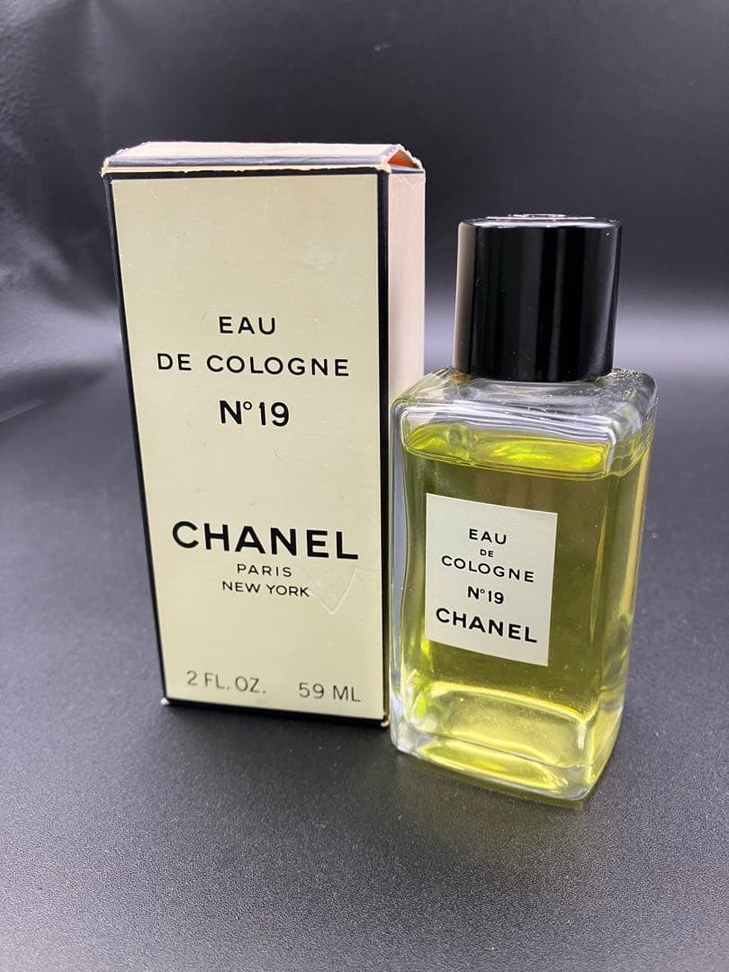 ヴィンテージ CHANEL N°19 オーデコロン 香水 - メルカリ
