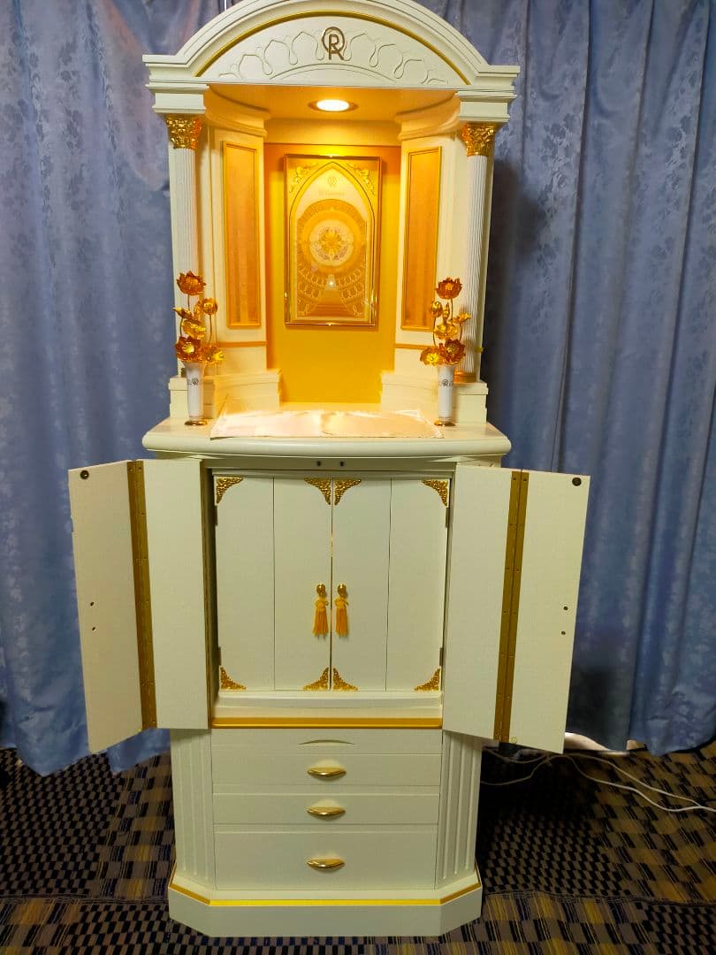 幸福の科学✨️世界伝道型御本尊・祭壇型（大）家庭供養壇と法具