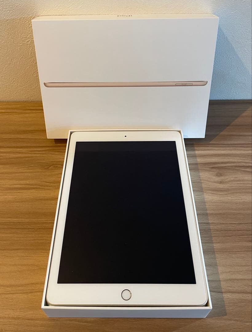 美品 iPad 第5世代 ゴールド 32GB Wi-fi モデル A1822 iPad Wi-Fiモデル 32GB A1822 第5世代 MP2F2J/A 9.7 インチ スペース