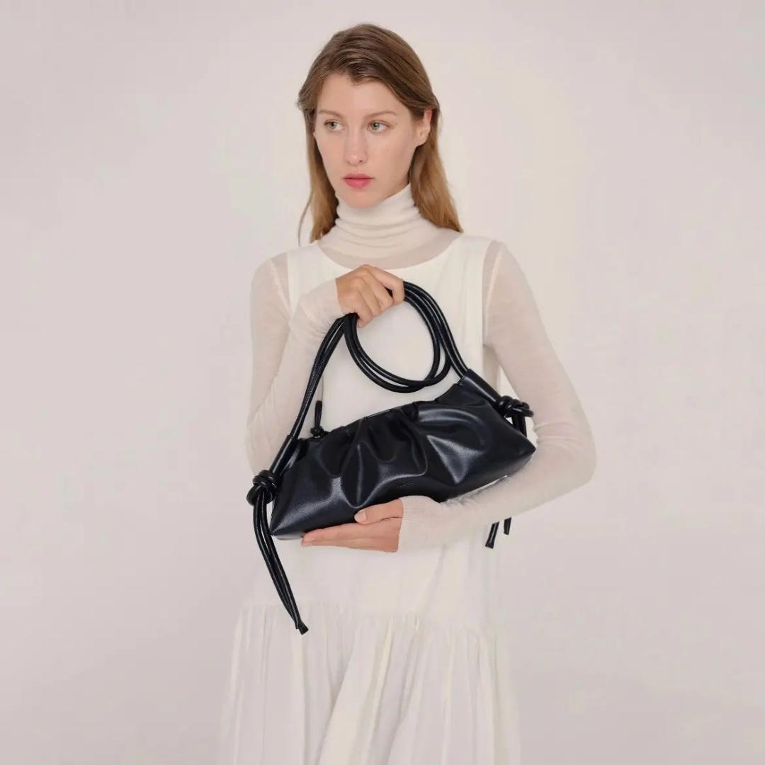 美品 OLEND オレンド dumpling bag ダンプリングバッグ 黒 - メルカリ