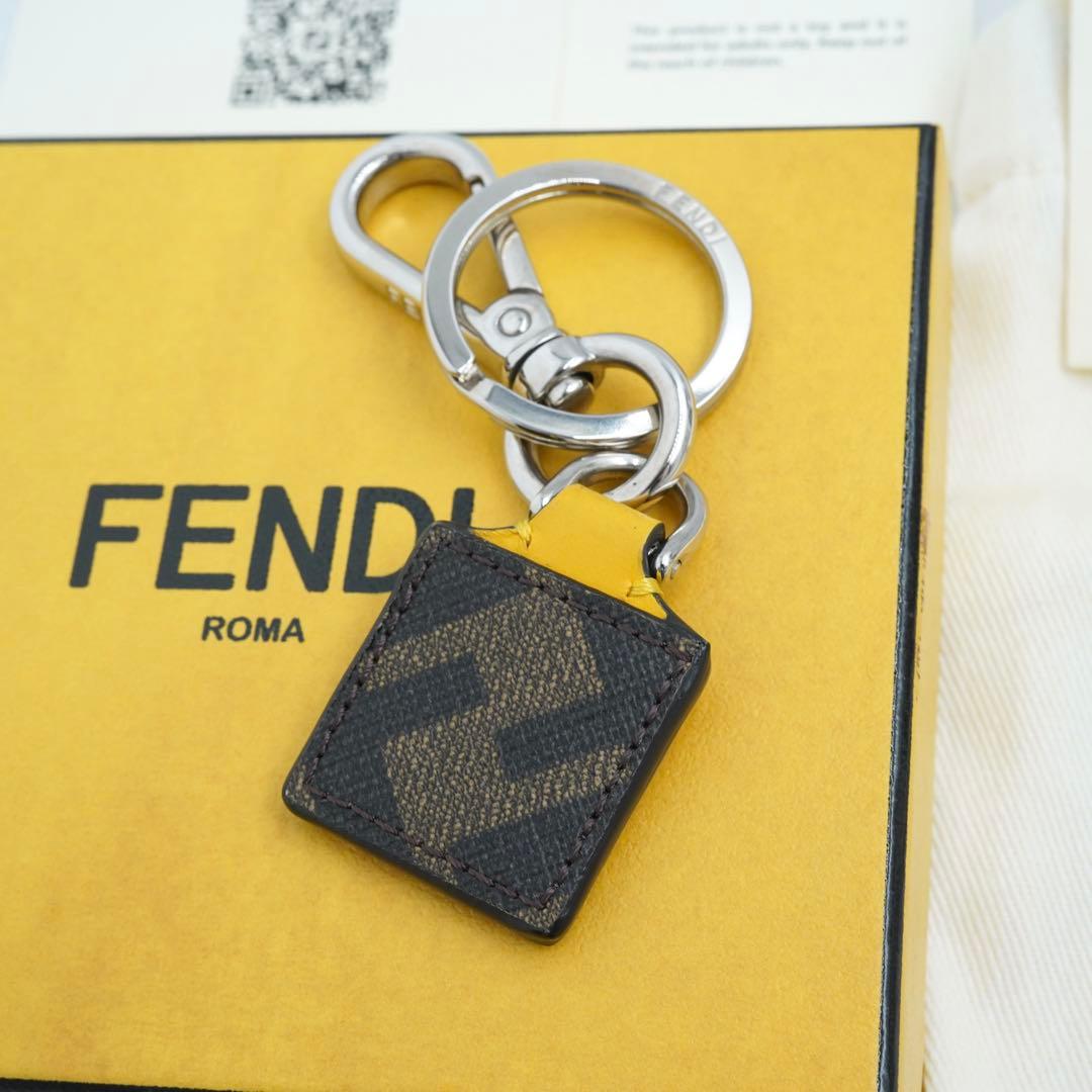 極上美品・付属品完備✨ 希少 FENDI キーホルダー スクエアFF ズッカ