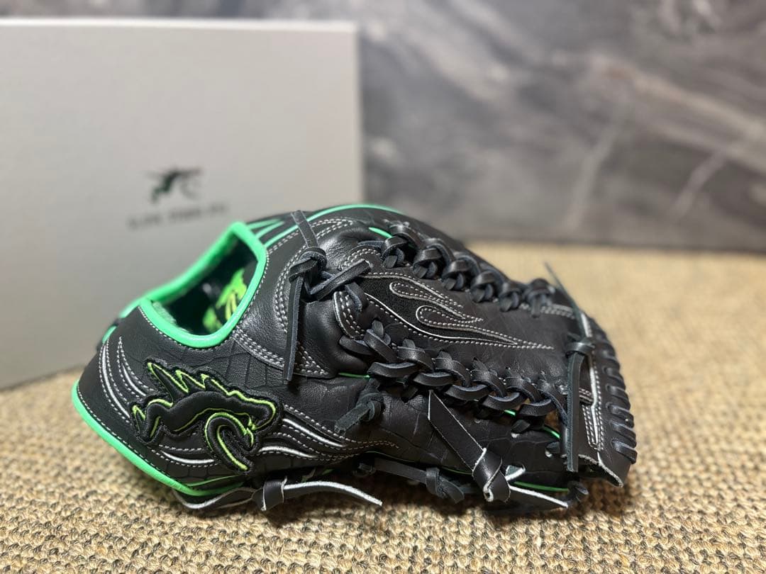 トモ 値引きは金額提示様専用RYU 5周年限定グローブ - メルカリ