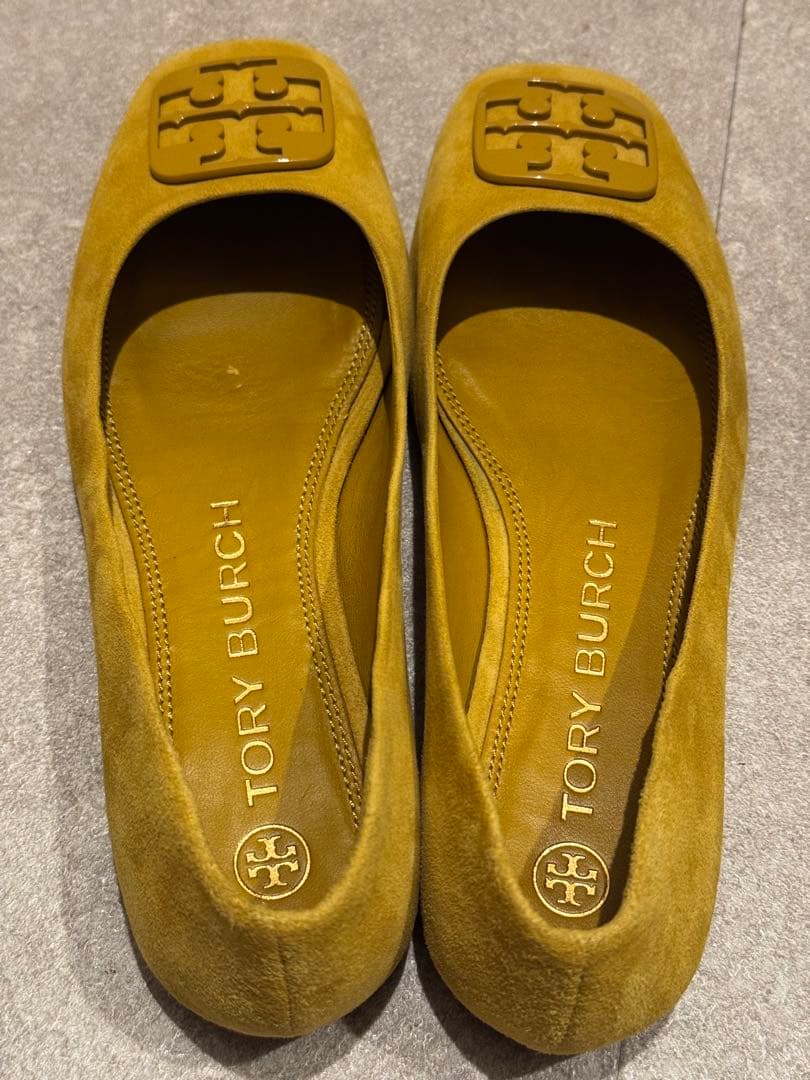Tory Burch 23.5cm フラットシューズ スエード 黄色 ロゴ