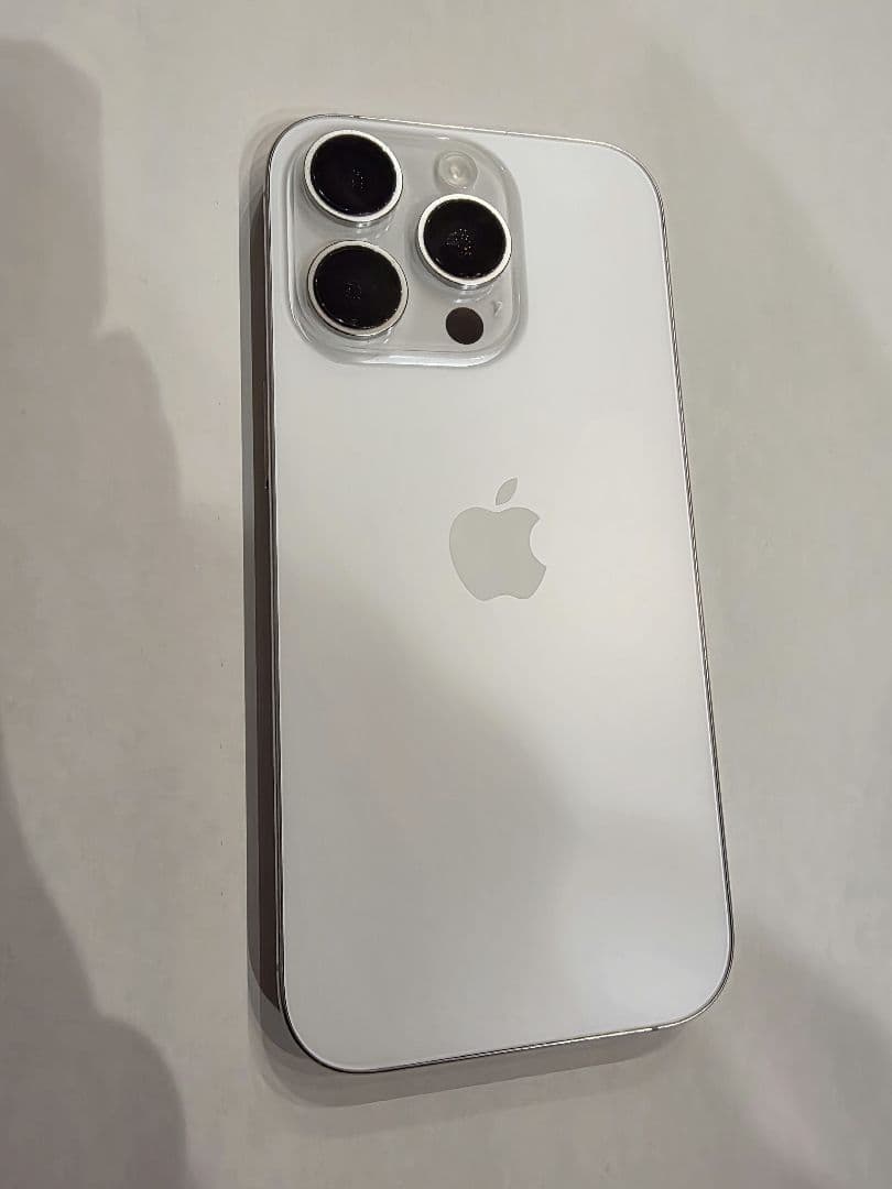 Apple iPhone 16 Pro 本体 ホワイトチタニウム 実機レポ】iPhone16/Plus/Pro/ProMaxのカラーは全9種類！新色も紹介