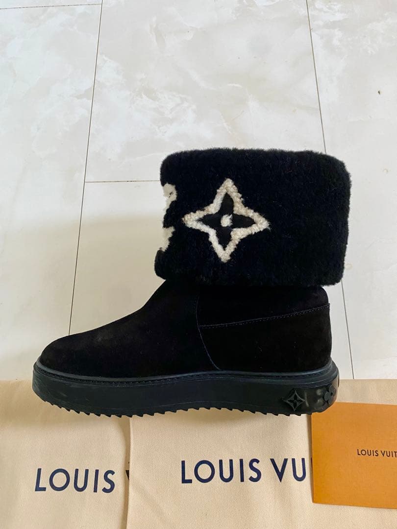 23年製 ルイヴィトン スノードロップ ムートン ショート ブーツ 24.5cm