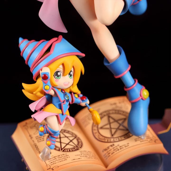 ブラック・マジシャン・ガール with ちびブラマジガール - メルカリ