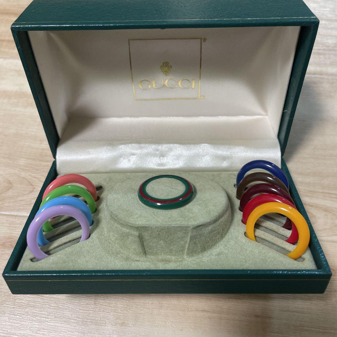クォーツ 白文字盤 チェンジベゼル全10色 GUCCI