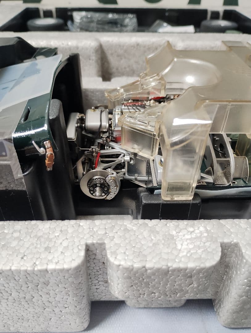 Exoto XS Jaguar D-Type 1/18 #3 - メルカリ