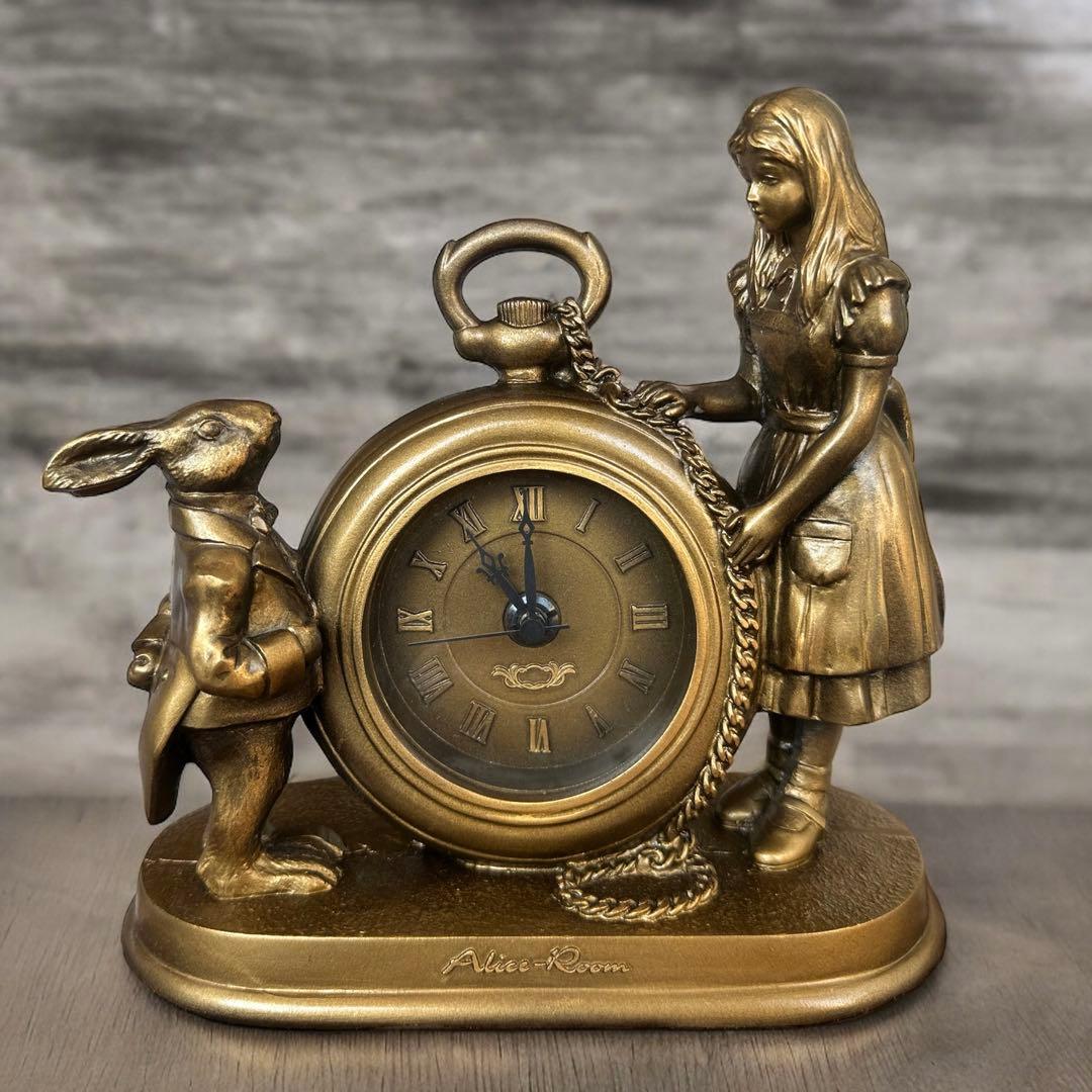 不思議の国のアリス 置き時計 AliceRoom - メルカリ