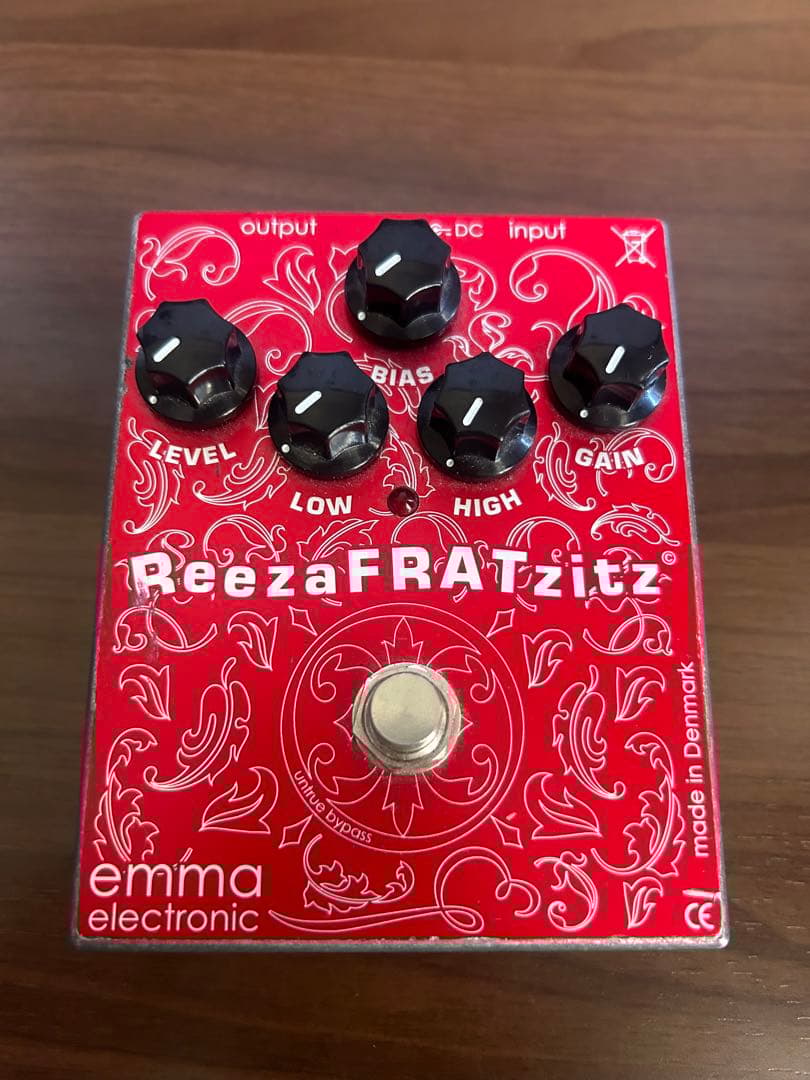 ReezaFRATzitz ギターエフェクター emma electronic EMMA Electronic ReezaFRATzitz 2 - YouTube