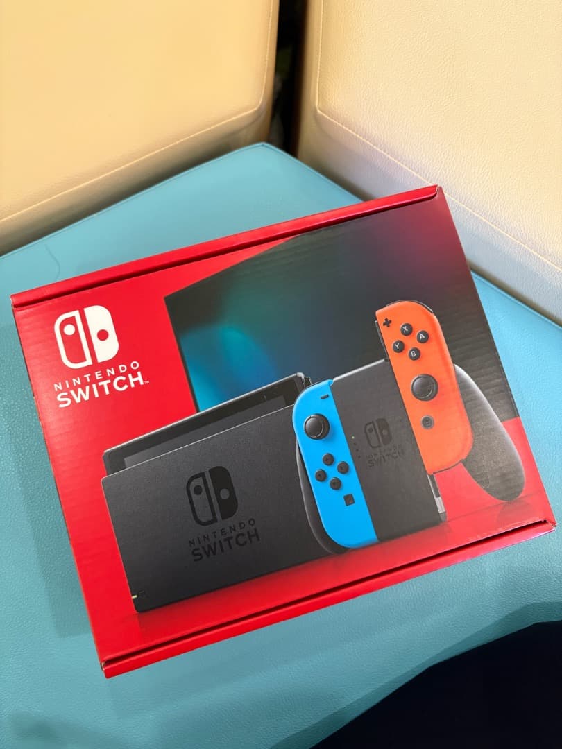 Nintendo Switch 　Joy-ConLネオンブルーR ネオンレッド Switch】 Joy-Con(L) ネオンレッド/(R) ネオンブルー ※本体に1セット同