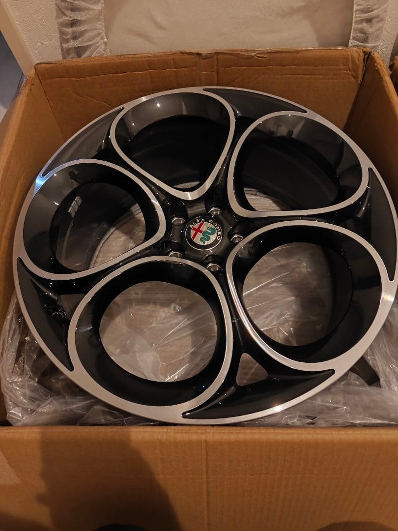 アルファロメオ ステルヴィオ 20インチ アルミホイール4本 20 X 8.5J