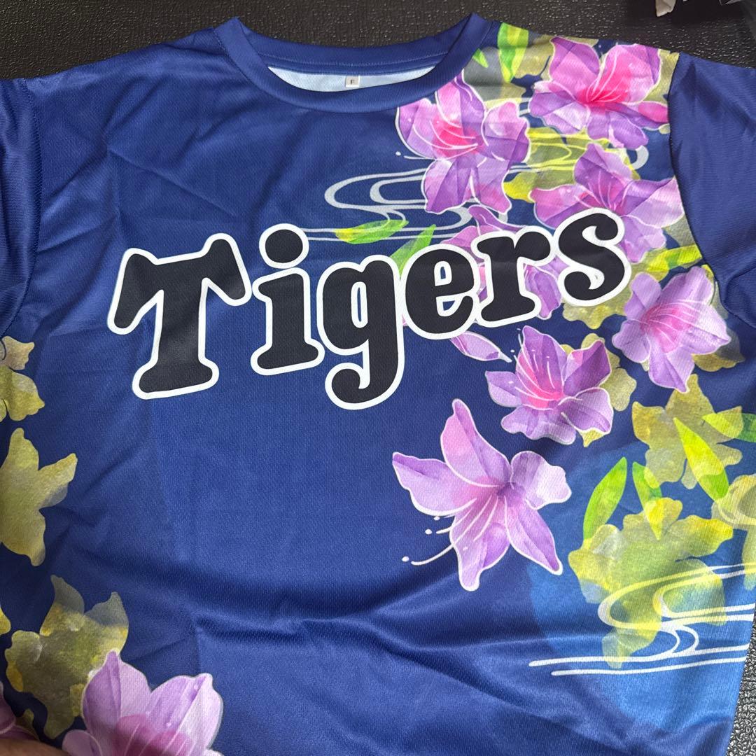 阪神タイガース 沖縄キャンプシークレットTシャツ 岩崎 - メルカリ