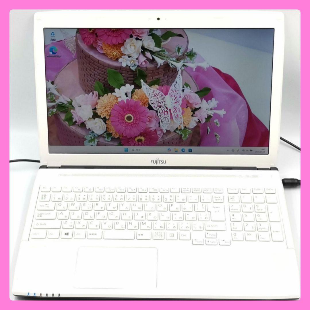 ホワイトカラー✨ Windows11 ノートパソコン 富士通 Webカメラ搭載！