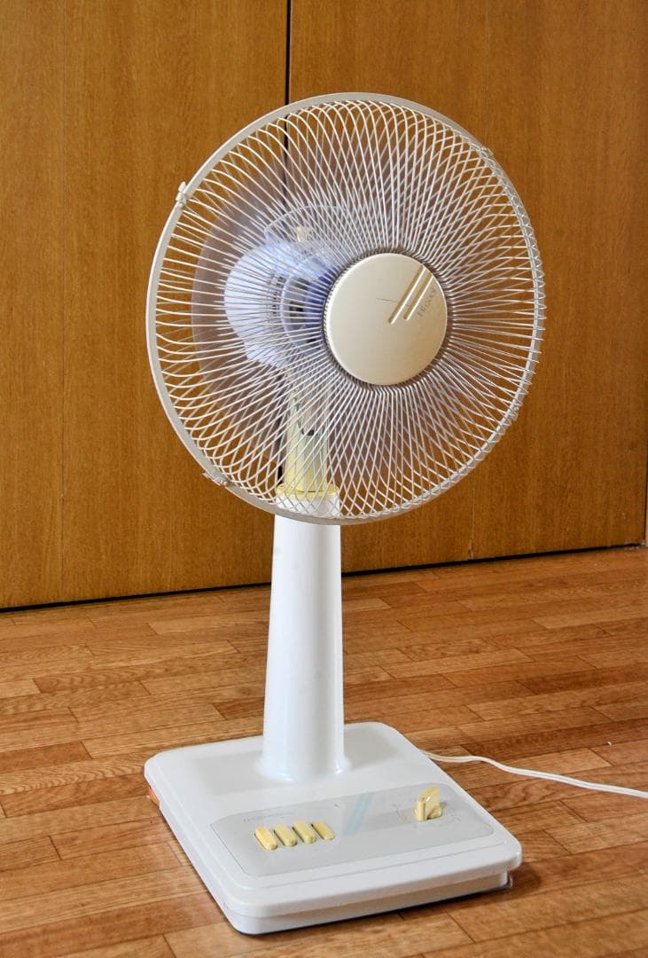 ☆ 昭和の扇風機 ～風と共に飾る楽しさ～～の昭和の形がいい♪