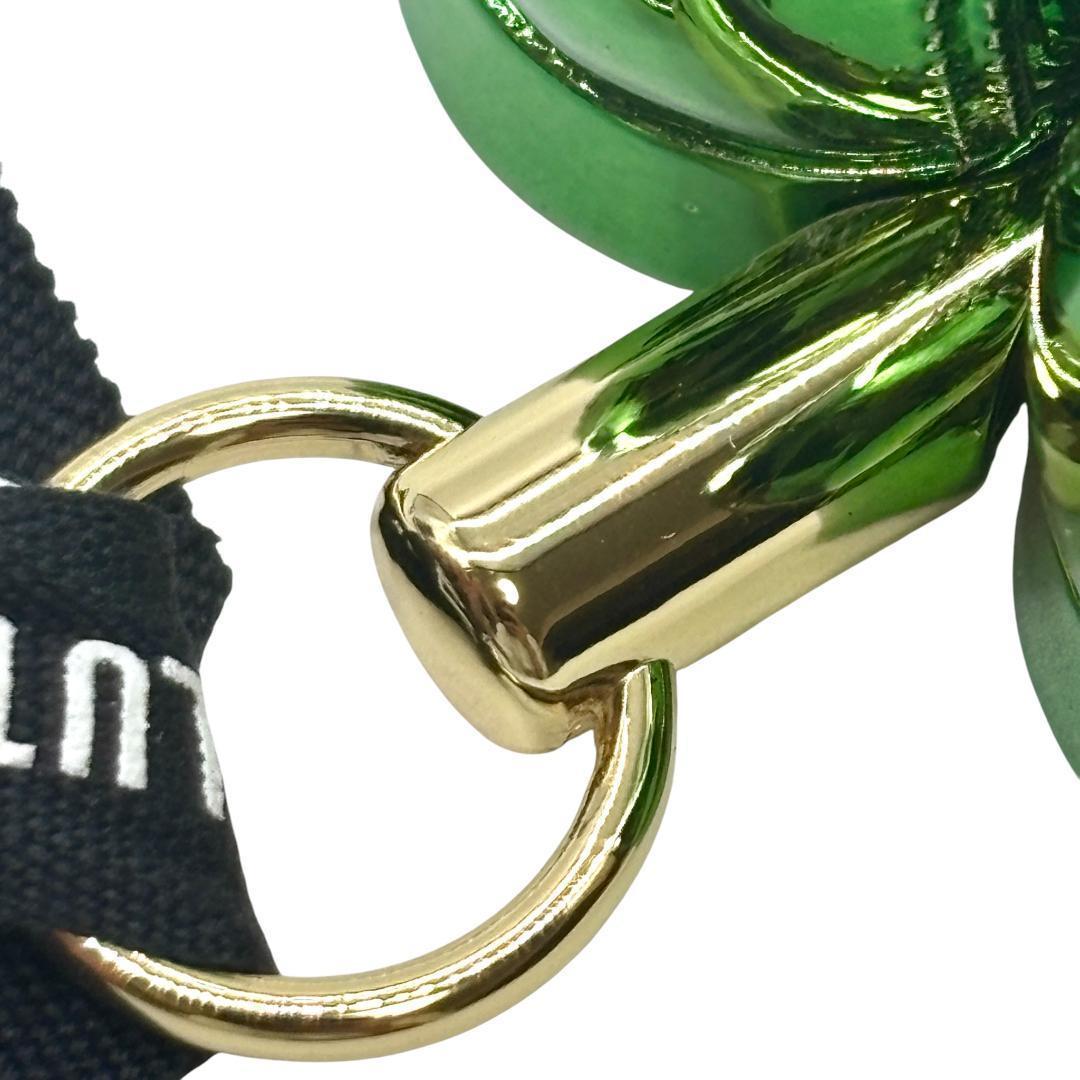 商談中 カリグラフィ靴型 キーホルダー チャーム グリーン - メルカリ