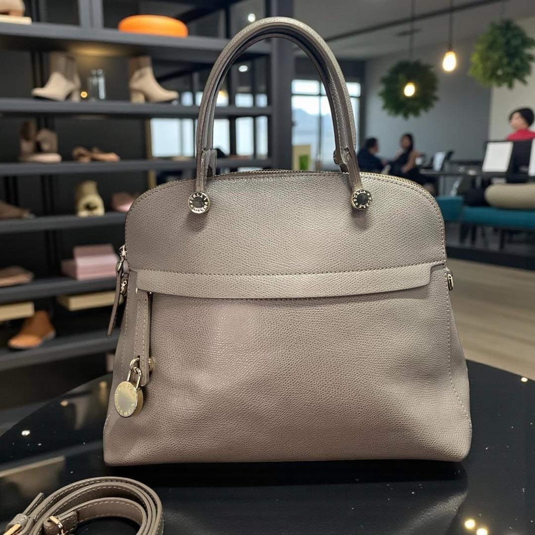 正規品＆人気カラー‼️ フルラ パイパー ２ＷＡＹ ショルダーバッグ グレージュ 2026年最新】フルラ パイパーの人気アイテム - メルカリ