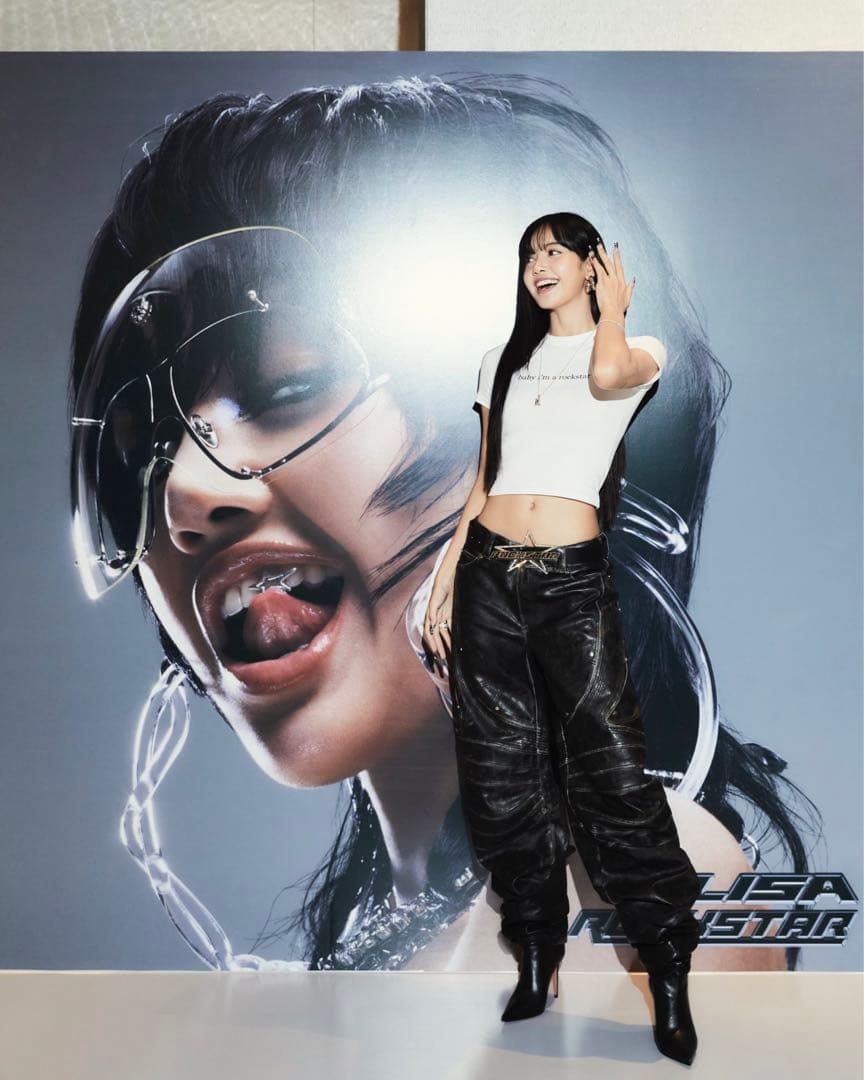 LiSA ROCKSTAR ポップアップ クロップドTシャツ Mサイズ 韓国 - メルカリ