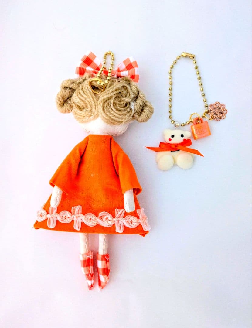 ハンドメイド ドールチャーム バッグチャーム お人形 - メルカリ