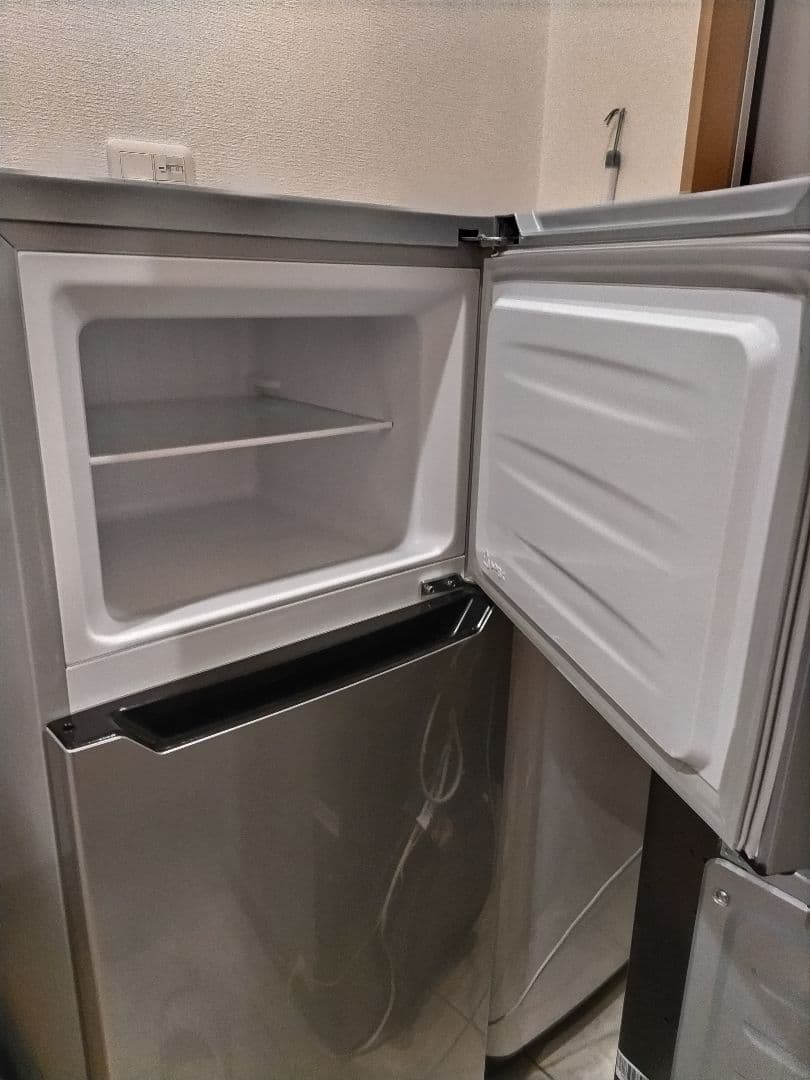 ✨Hisenseシルバー冷蔵庫 近県限定無料配達します。✨ - メルカリ