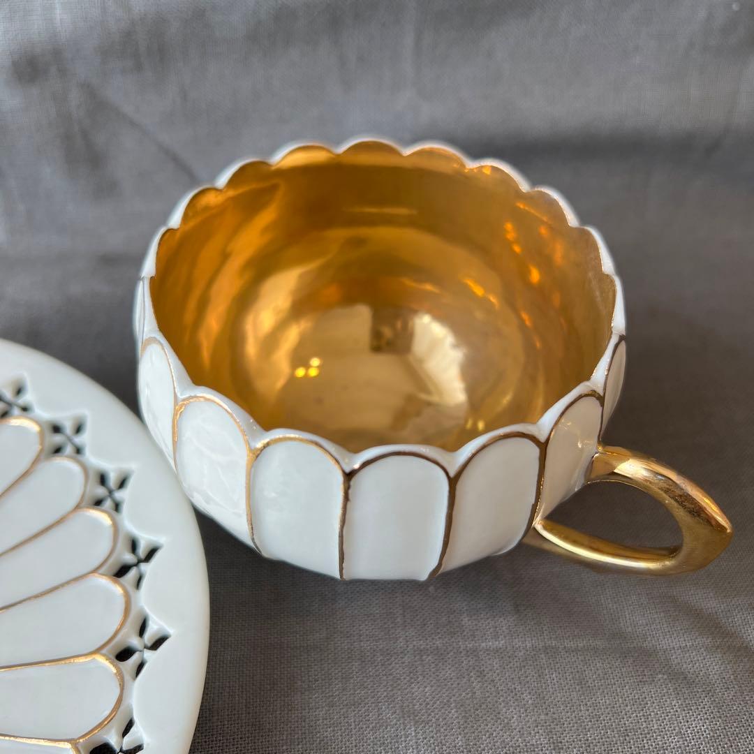 伊藤剛俊 希少ホワイトandゴールド カップとお皿のセット - メルカリ
