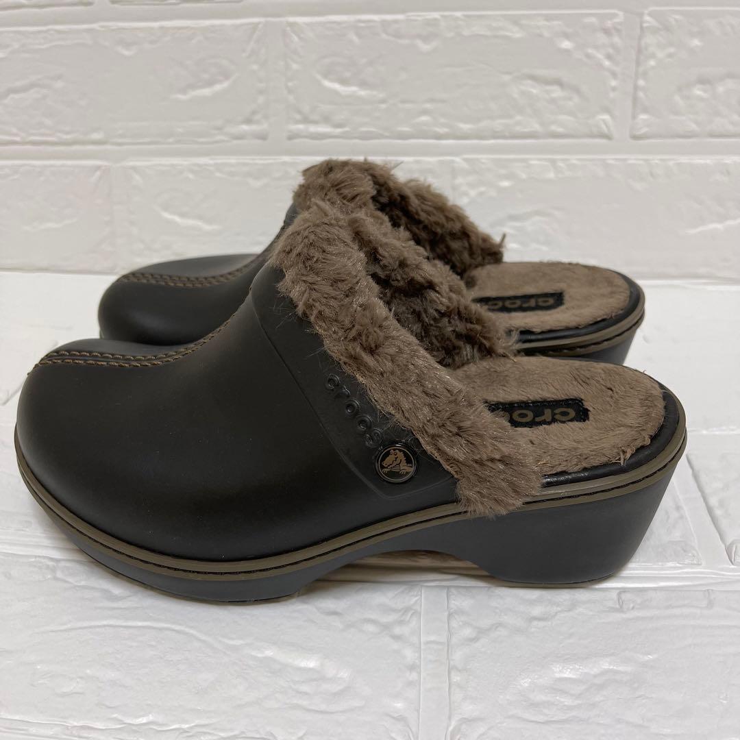 クロックス コブラー ファー付きサボサンダル - メルカリ