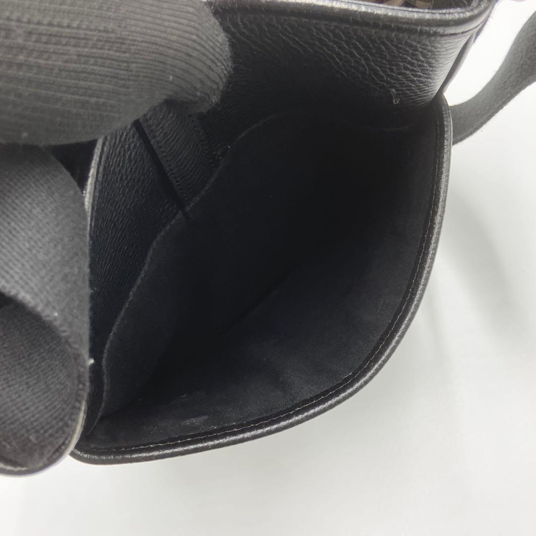 極美品 バーバリー ショルダーバッグ ノバチェック ロゴ刻印 レザー