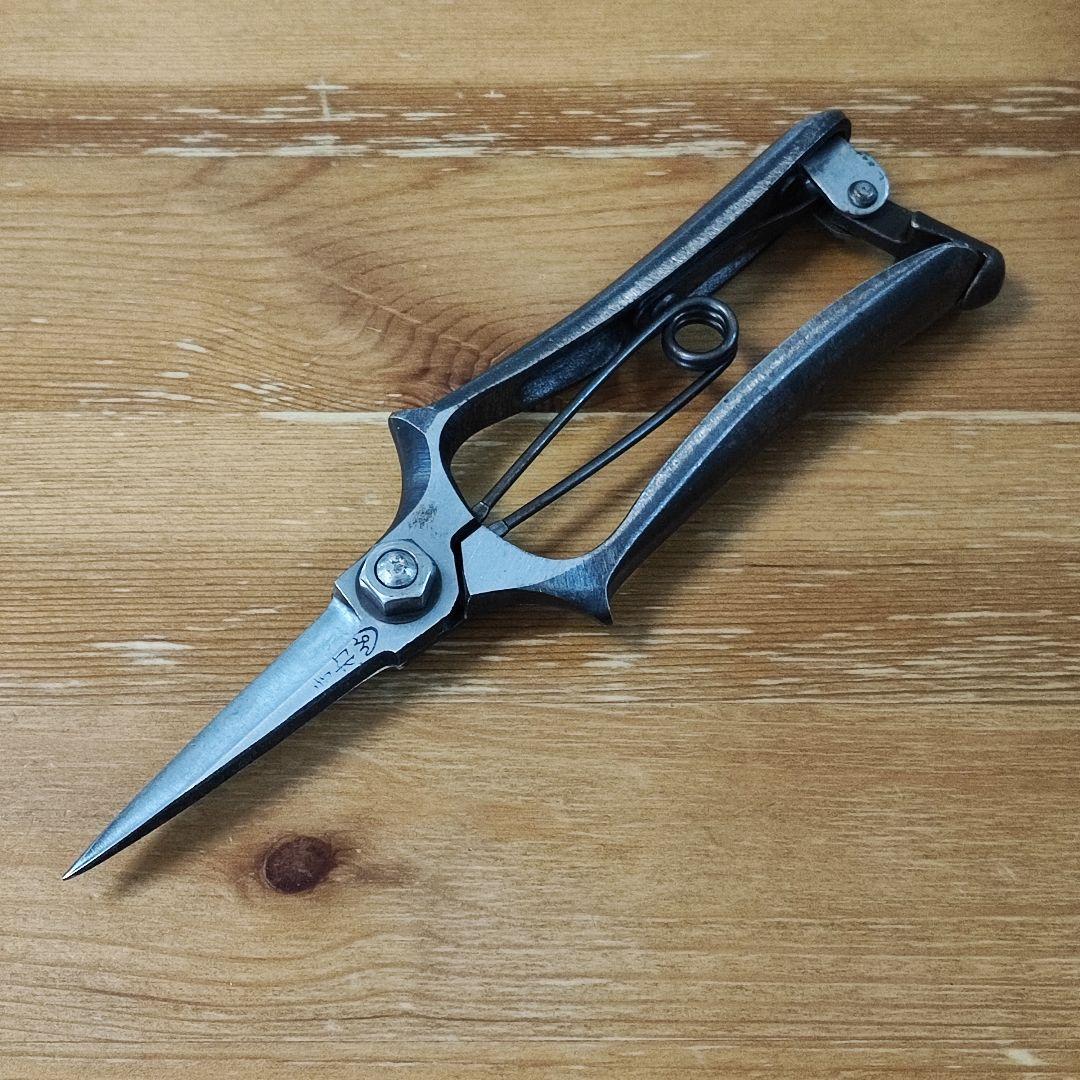 吉岡刃物製作所 鋏正宗 両刃芽切鋏持ったまんま鋏170ミリ - メルカリ