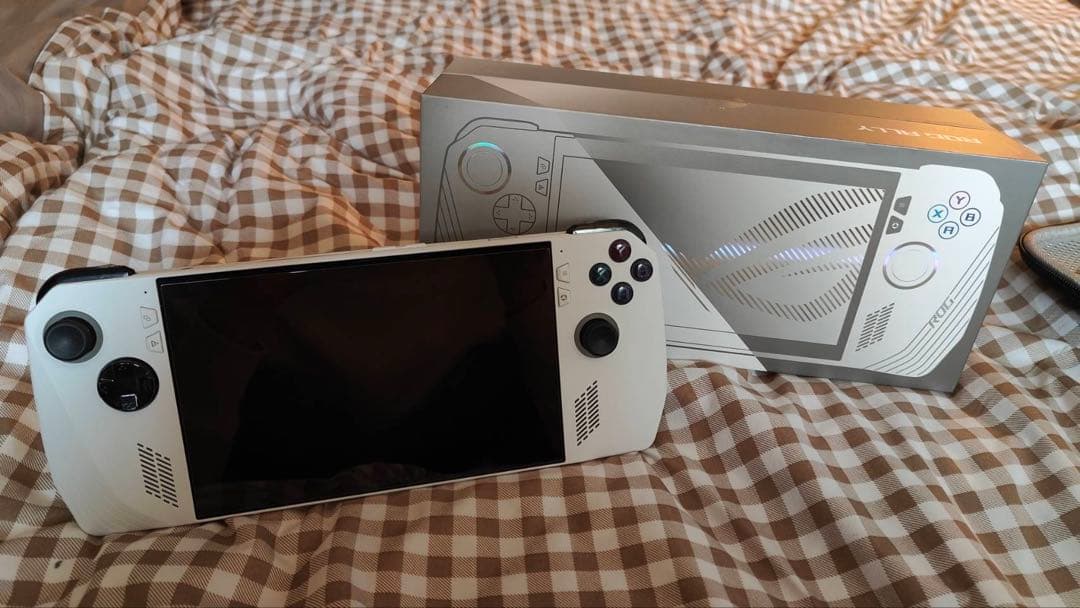 ROG Ally Z1 Extreme アクセサリー付き hero-image.fill.size_400x225.jpg